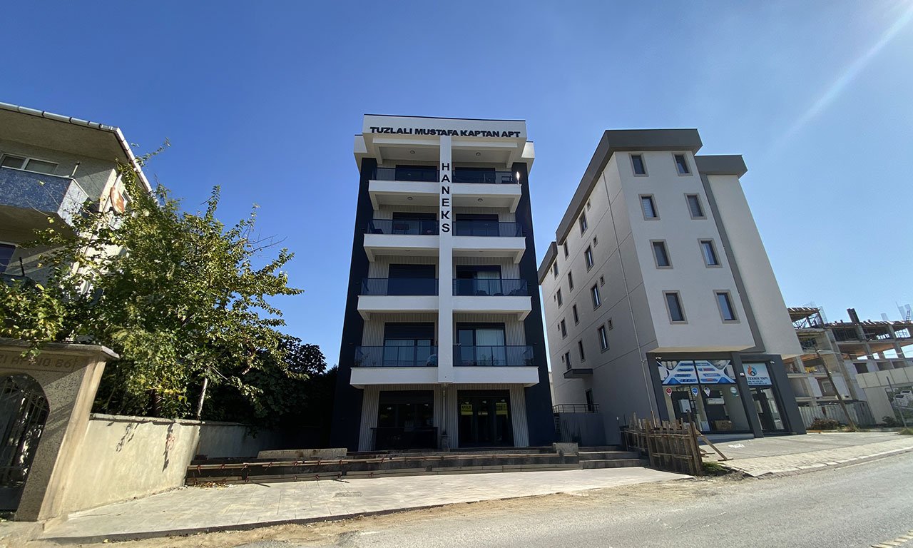 EKŞİOĞLU ailesi 1940'lı yıllarından itibaren Türk inşaat sektöründe öncü bir kuruluş olarak yerini almış ve günümüzde ülkemizin önde gelen inşaat firmalarından biri olarak inşaat sektöründeki öncü misyonunu sürdürmektedir. 